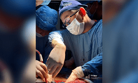 Алматинские врачи провели сложную операцию пациенту