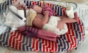 Почти четыре месяца врачи боролись за жизнь новорожденной девочки