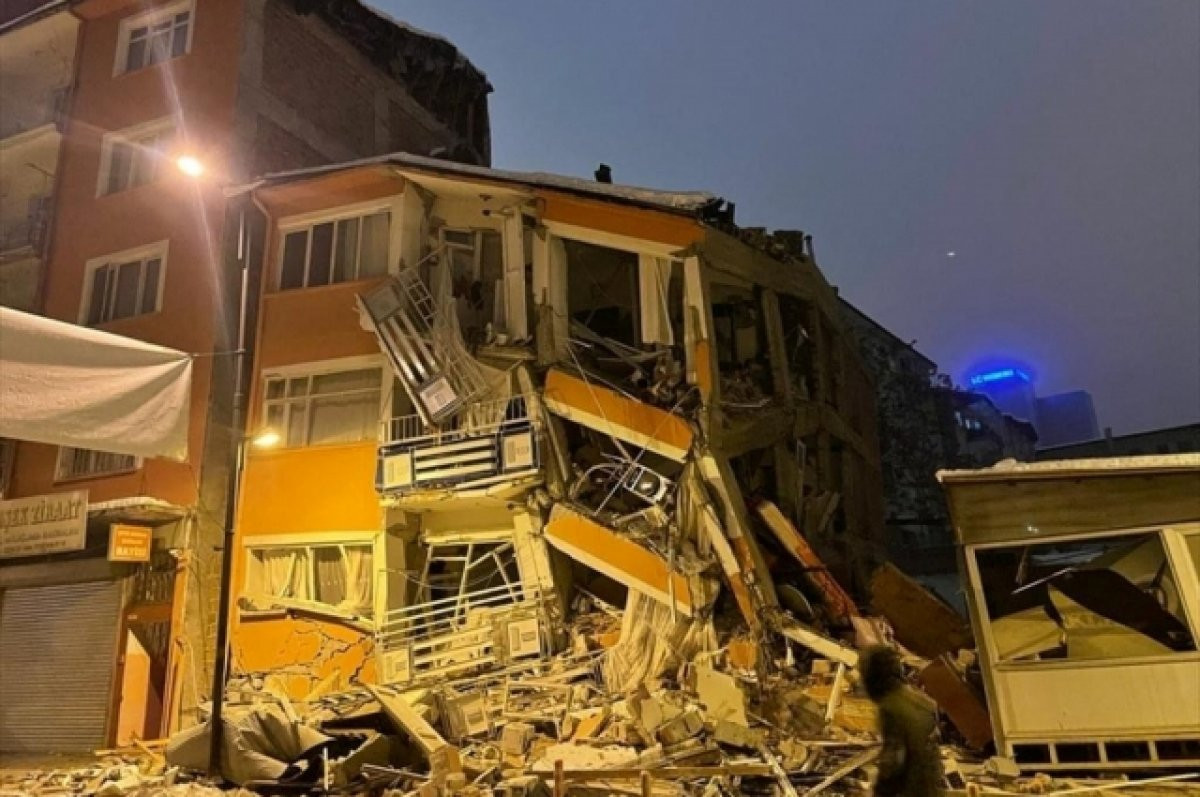 Геологический сдвиг вызвало землетрясение в Турции 