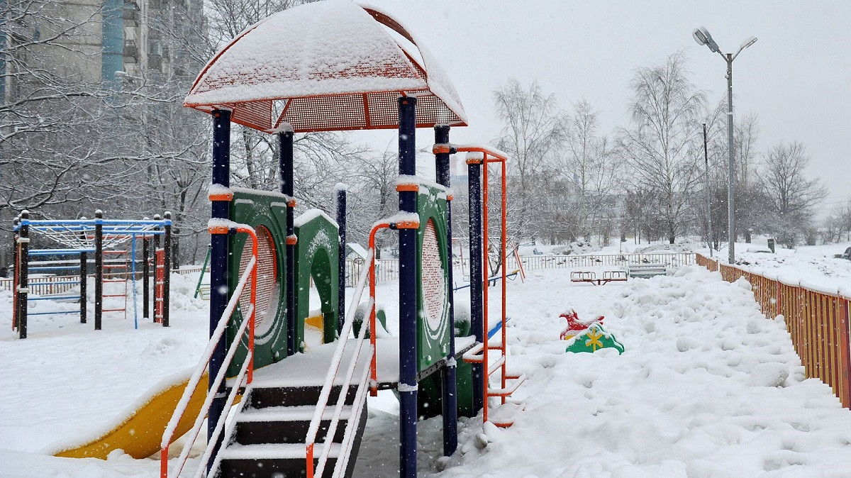 В Бостандыкском районе построят 10 спортивных и детских площадок