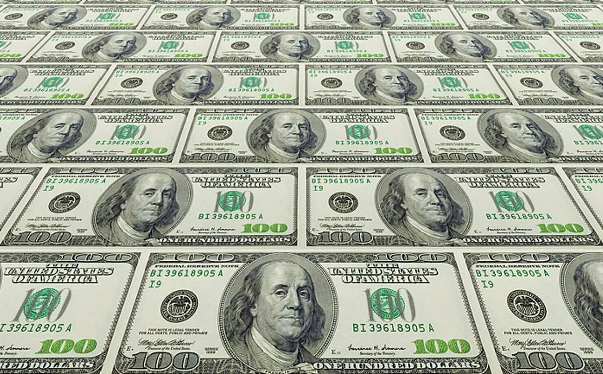 За сколько продают доллары в обменниках Алматы 9 февраля 2023 