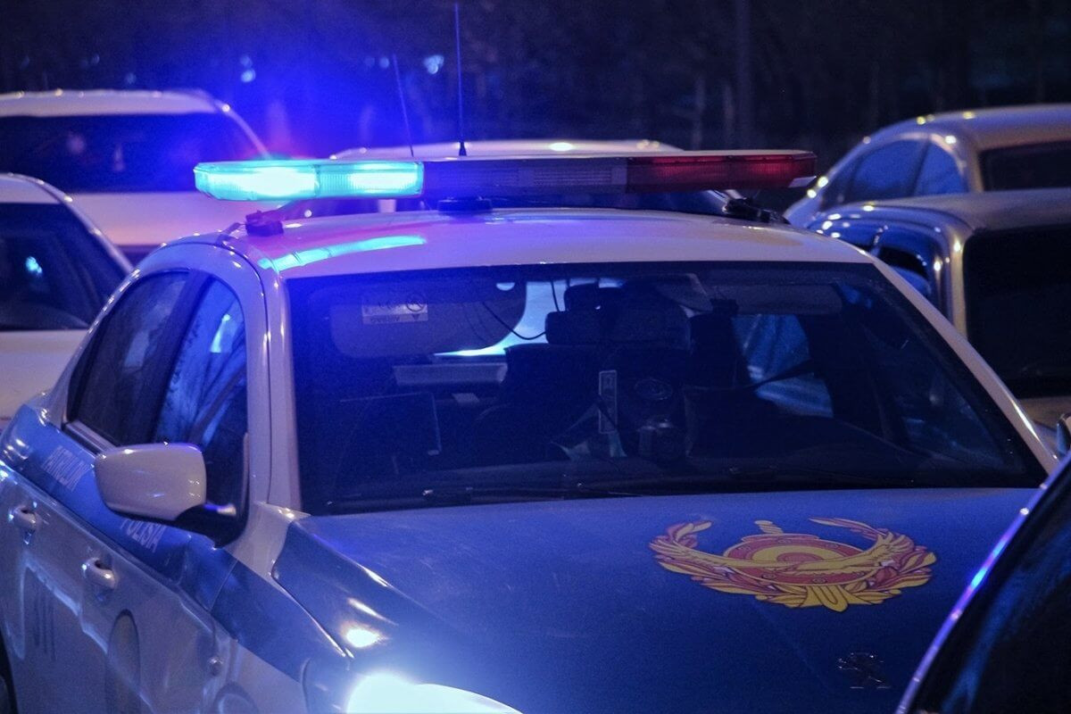 Как в кино: пьяный водитель протащил полицейского 200 метров в Темиртау