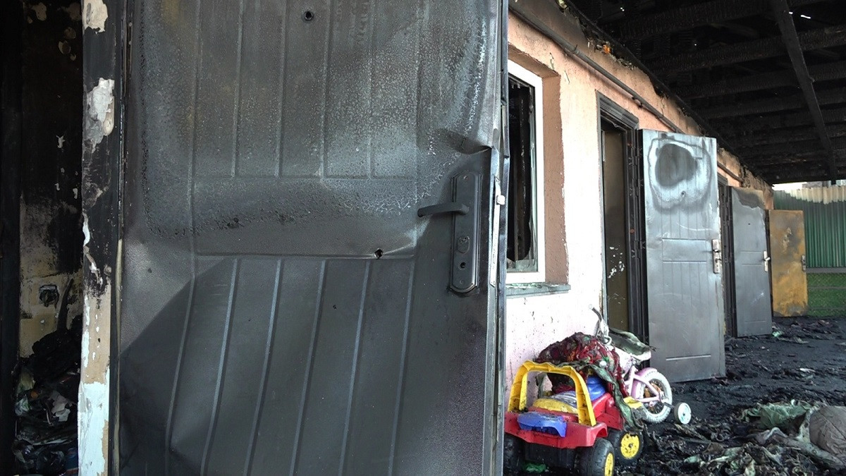 Без крыши над головой: несколько десятков человек лишились жилья из-за пожара
