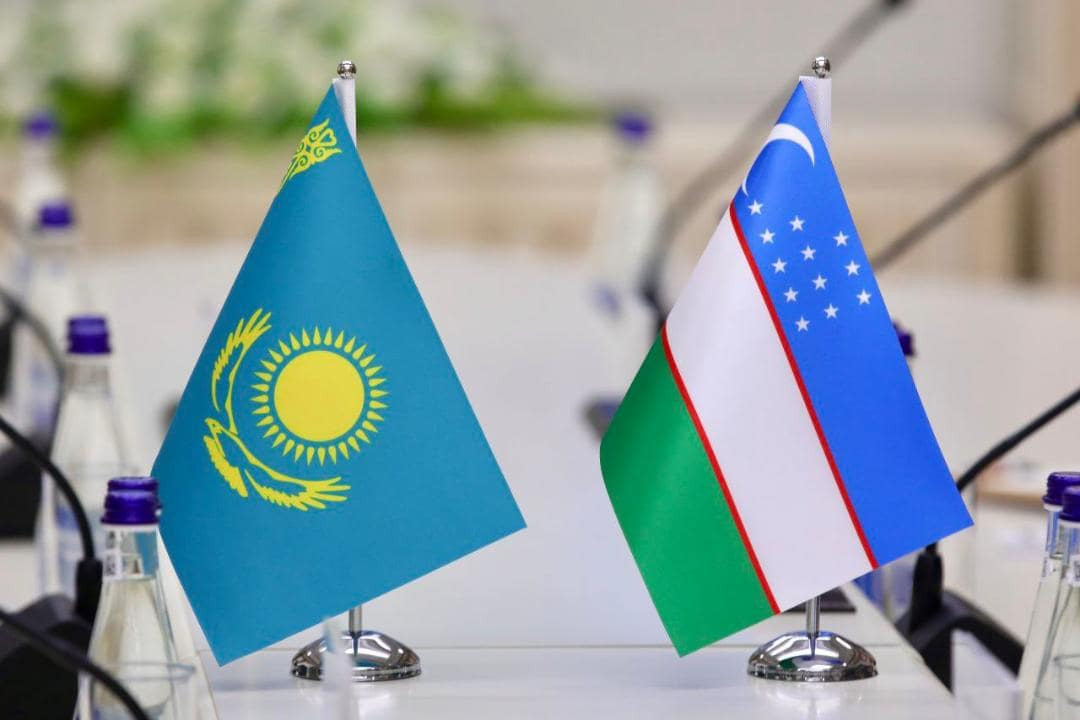 Глава государства прибыл в Шымкент для встречи с президентом Узбекистана
