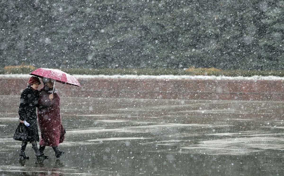 Капризы погоды: штормовое предупреждение объявлено в ряде регионов Казахстана