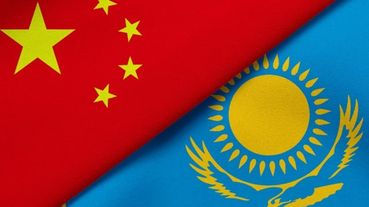 Касым-Жомарт Токаев поздравил Си Цзиньпина с переизбранием на пост Председателя КНР