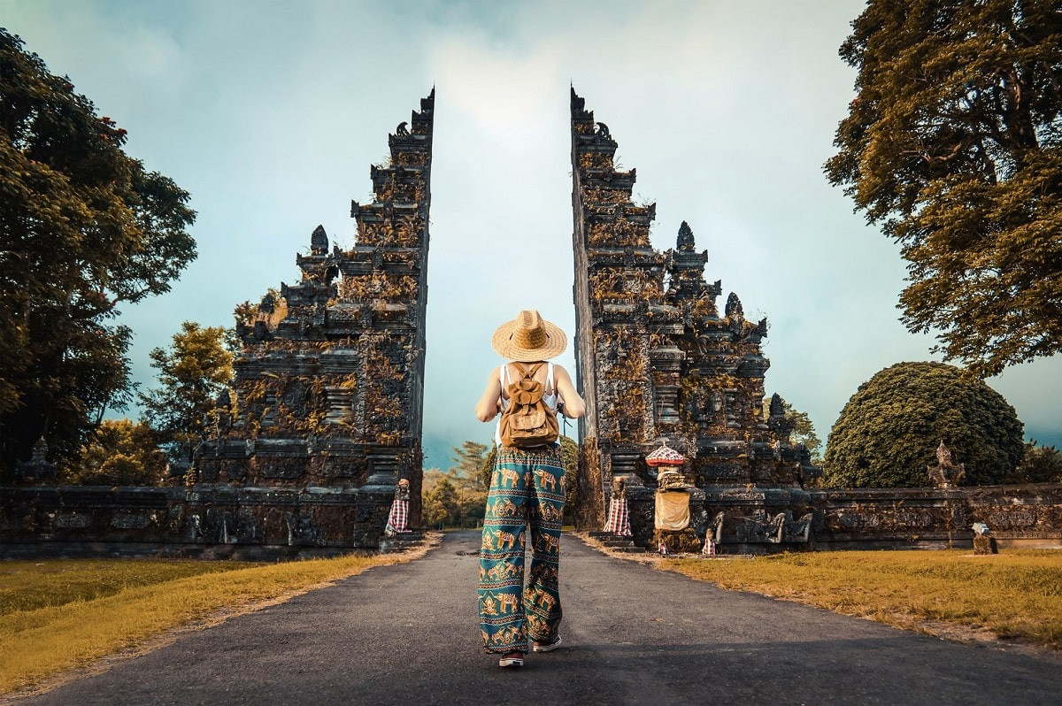 Соблюдать правила: на Бали хотят ужесточить контроль за поведением туристов
