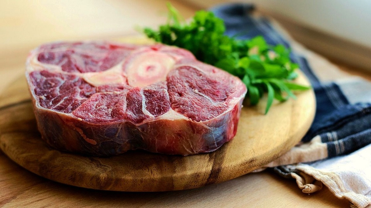 Казахстан временно запретил импорт говядины из Бразилии 