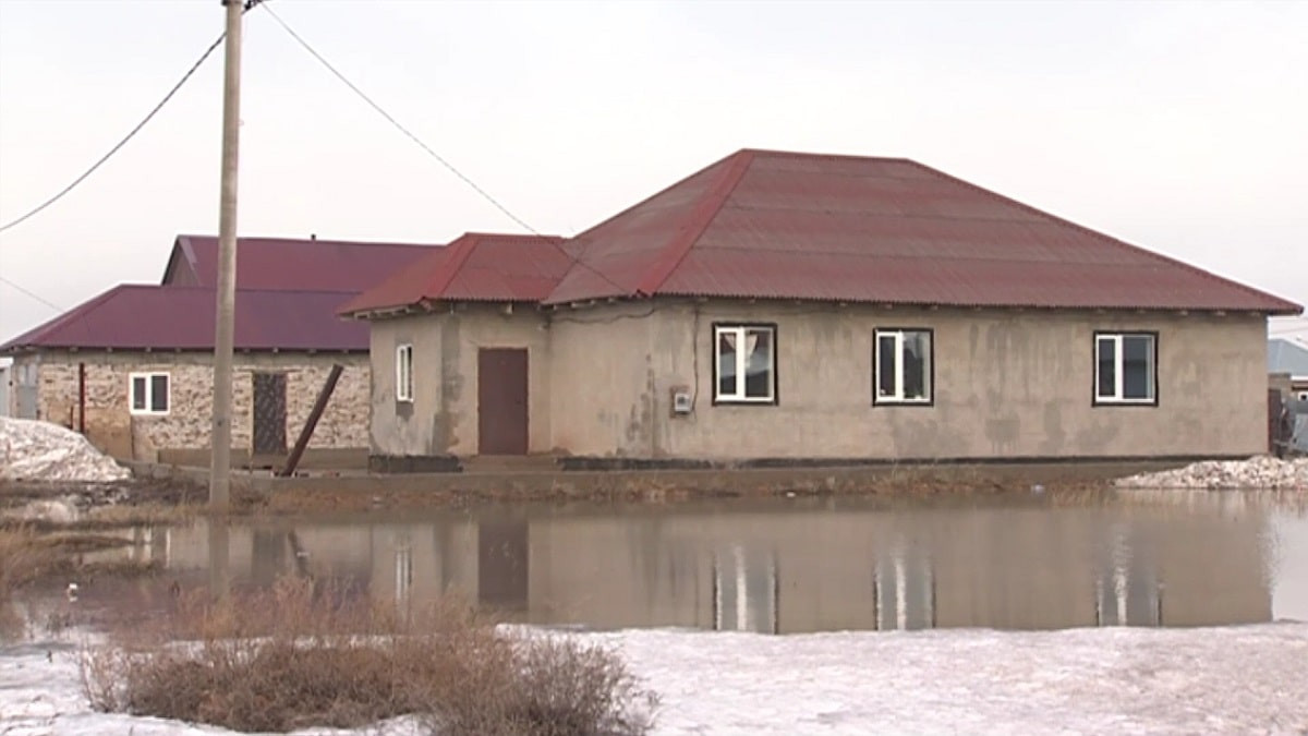 Большая вода: в двух регионах Казахстана подтоплены порядка 50 домов