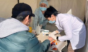 Для посетителей СпецАвтоЦОНа в Алматы проведена акция по профилактике туберкулеза