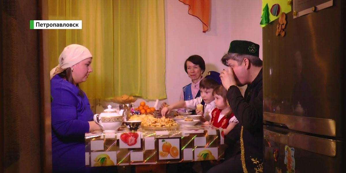 International: русско-татарская семья отмечает все религиозные и национальные праздники