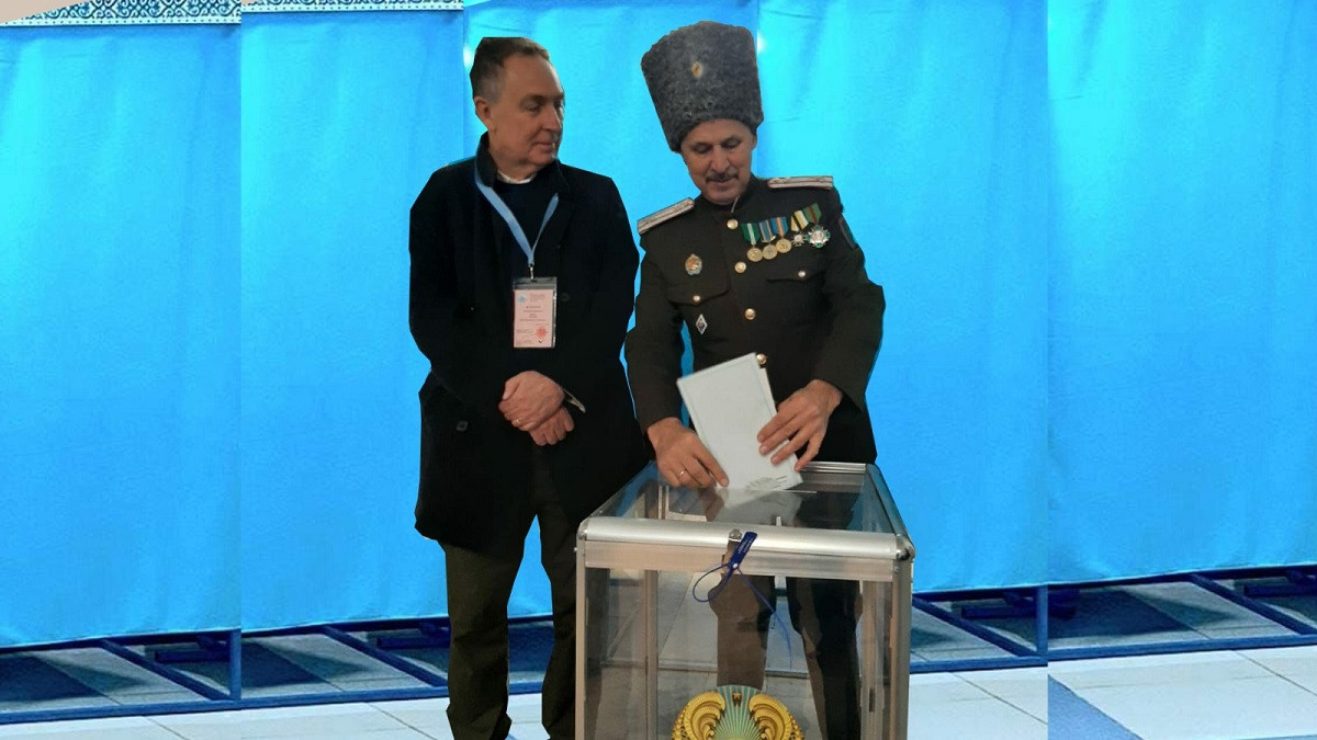 Казаки Семиречья поддерживают выборы и активно голосуют на избирательных участках Алматы