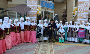 В Алматы поздравили ветеранов и детей с праздником весны