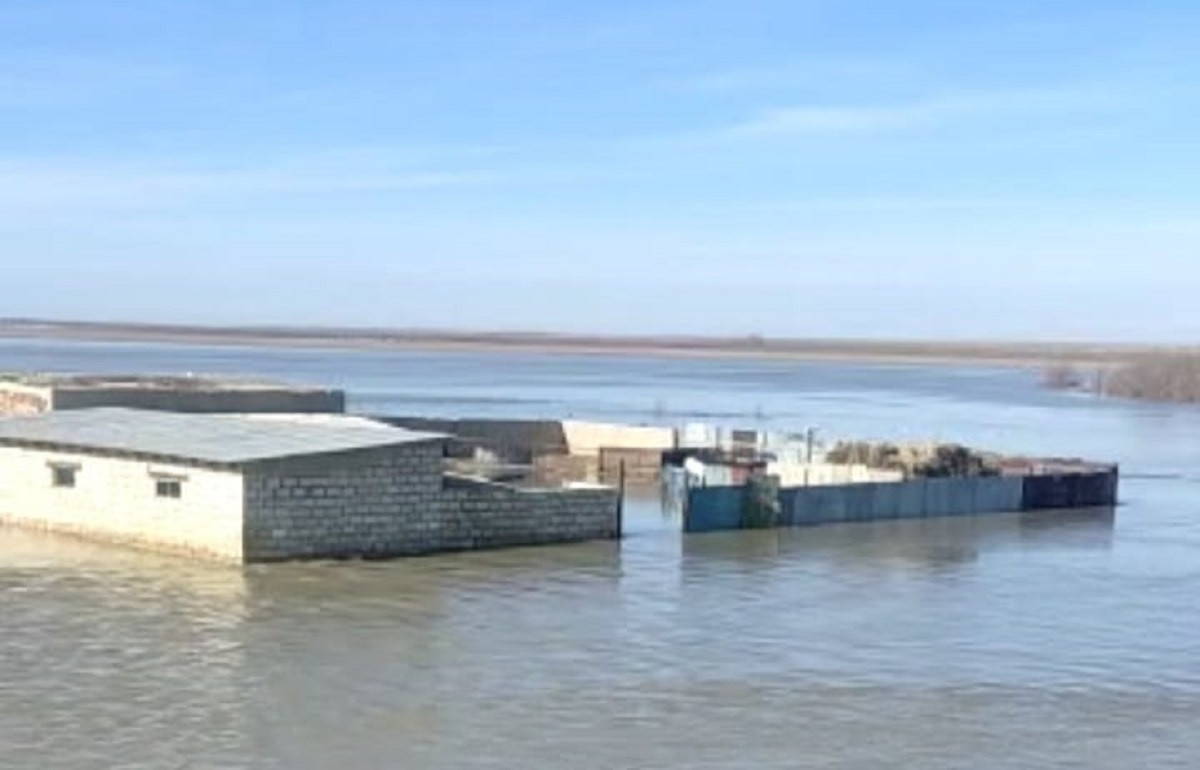 ЧС в Актюбинской области: 11 домов затопило из-за разлива реки Уил