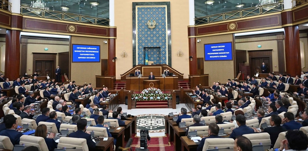 В Астане прошла 1-я сессия Парламента VIII созыва 