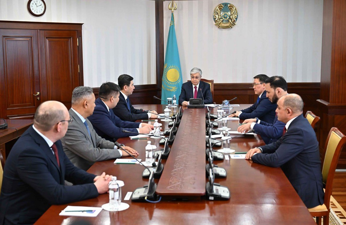 Касым-Жомарт Токаев провел консультацию с руководителями фракций политических партий в Мажилисе