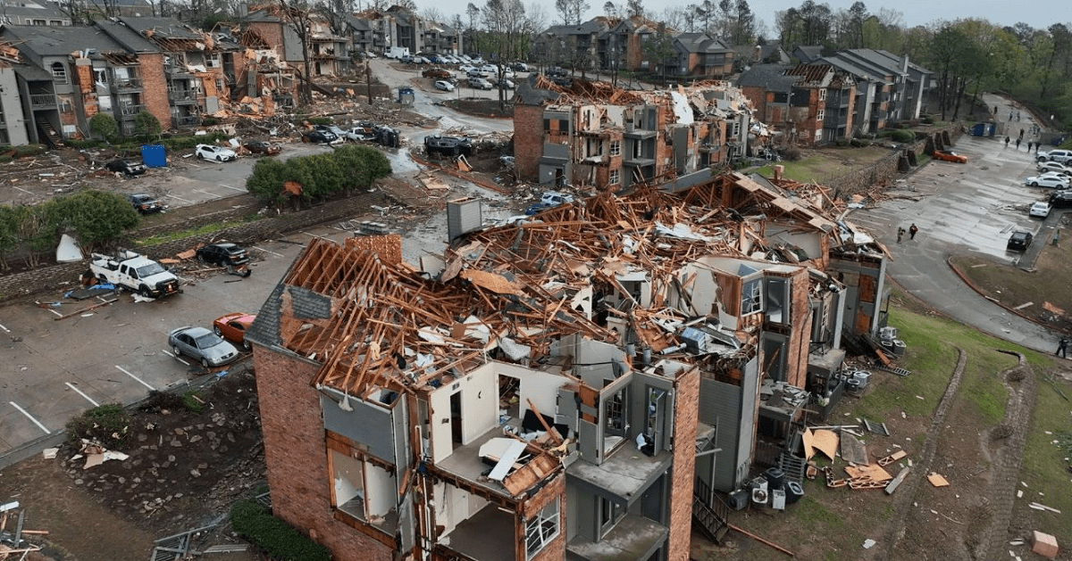 Торнадо в США: число жертв растет 