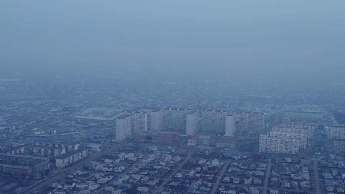 Накрыло смогом: в Атырау отменили занятия в школах и колледжах
