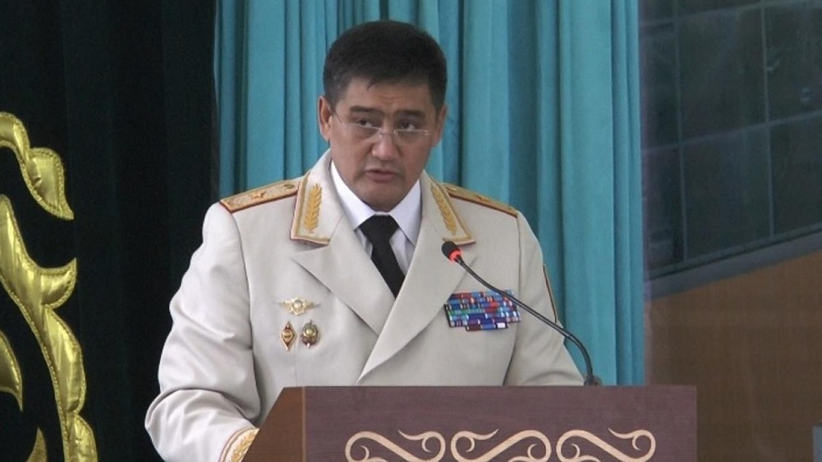 Объявлен в розыск: экс-руководитель полиции Алматинской области покинул страну