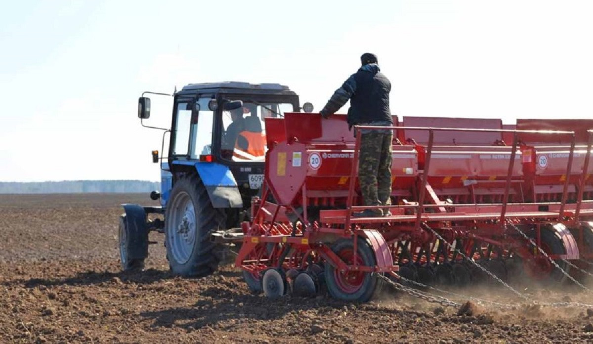 Фермерам выделили 413 тысяч тонн дизтоплива на проведение весенне-полевых работ