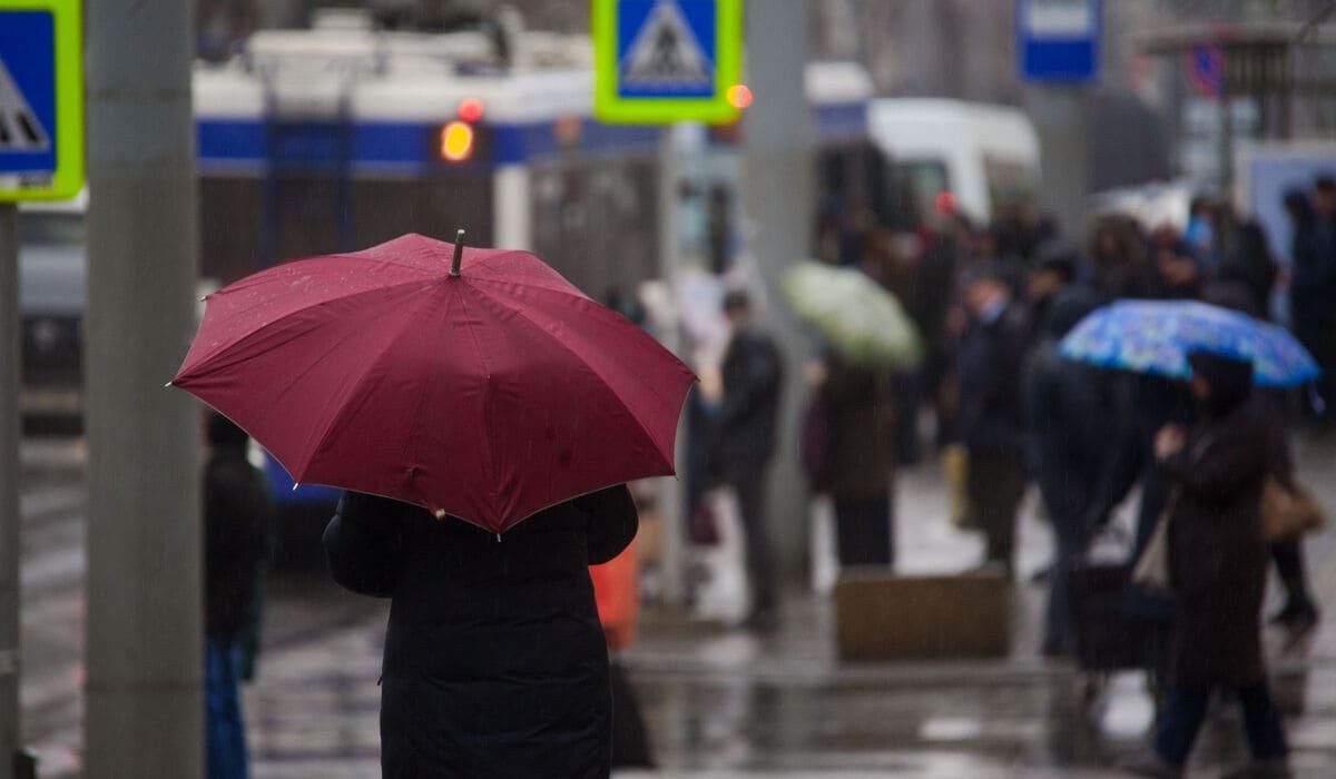 Резкое похолодание и сильные дожди обещают синоптики в Казахстане
