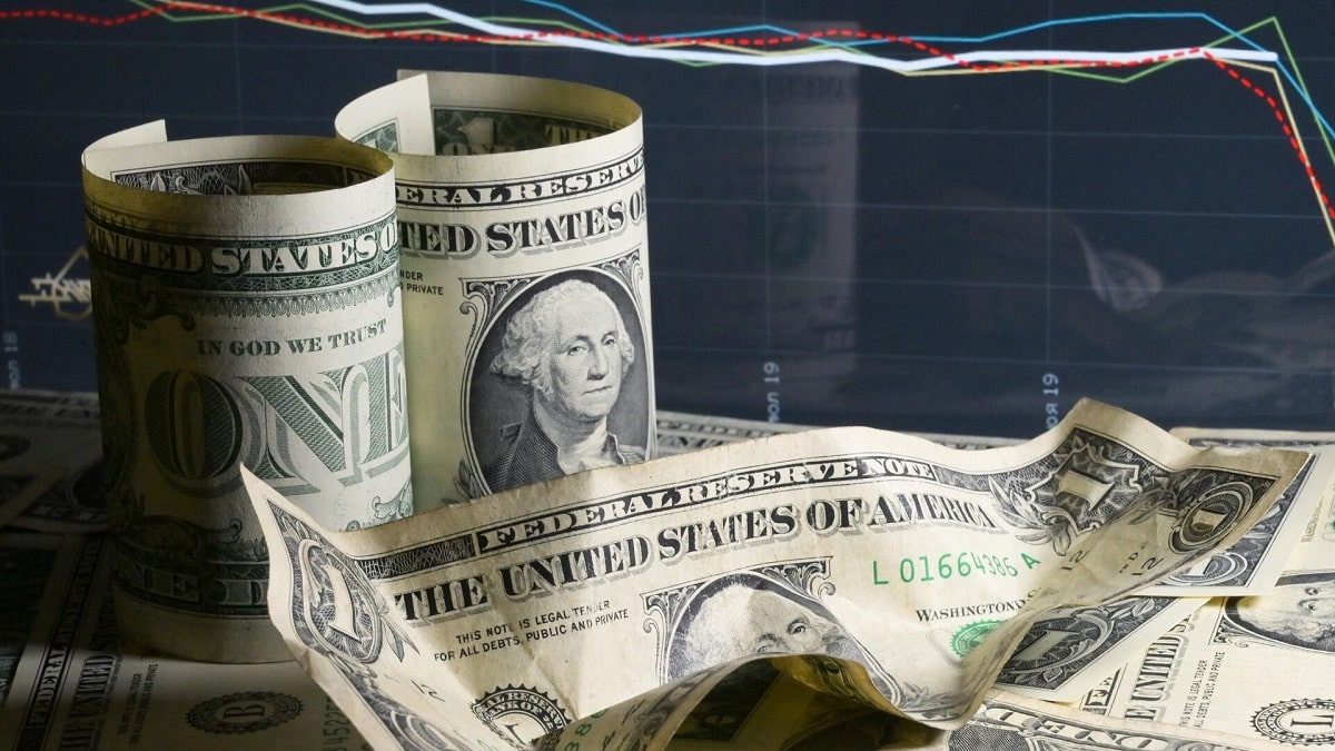 Куда катится доллар: что происходит с американской валютой в Казахстане