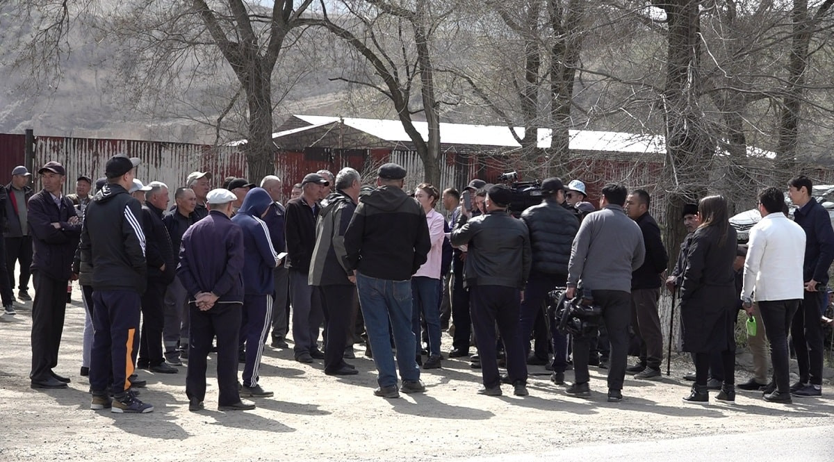 Алматы облысында тұрғындар кірпіш зауытының жұмысына наразы
