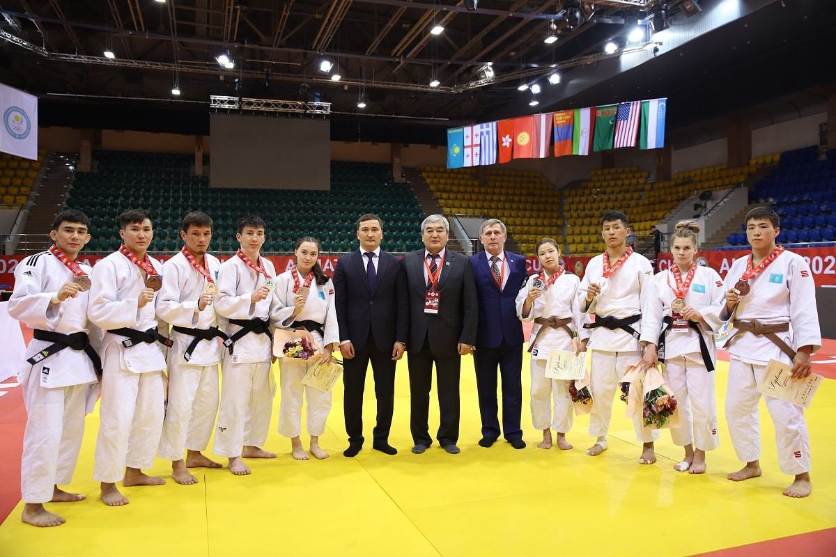 Сборная Казахстана по дзюдо стартовала на Кубке Азии с 5 золотыми медалями