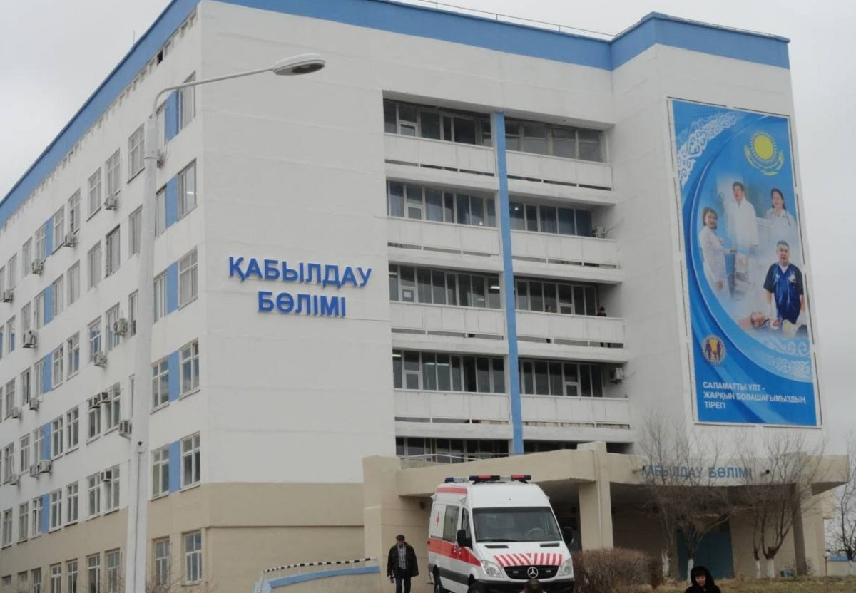 Массовое отравление медиков в Актау: 10 врачей госпитализированы