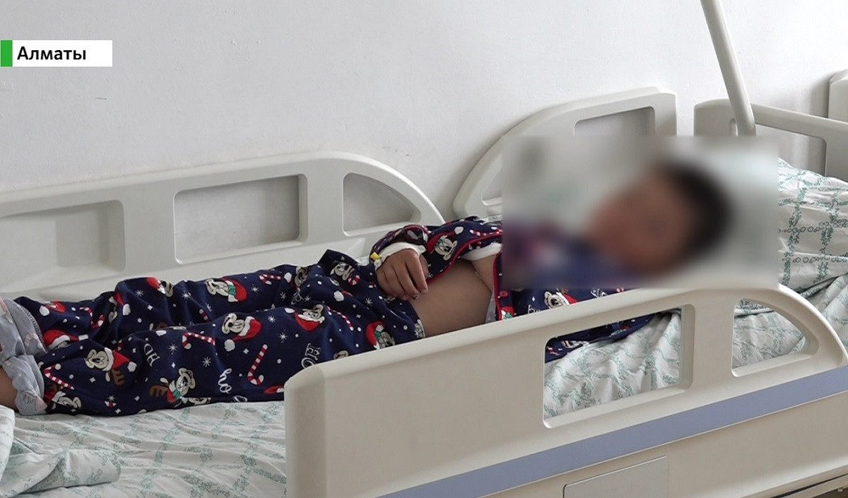 Уникальная операция в Алматы: мальчику пришили оторванный палец