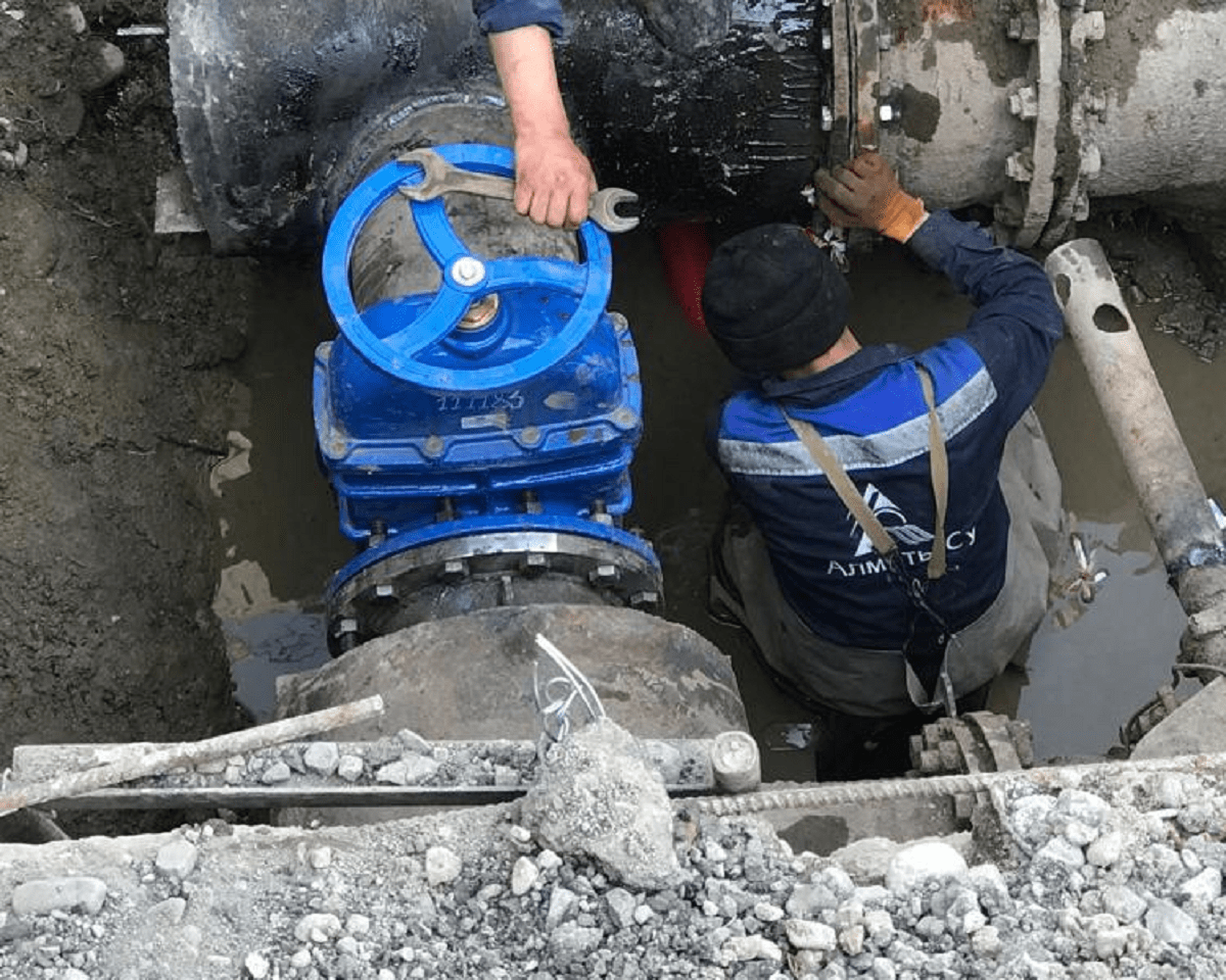 Работы по ликвидации крупной аварии на сетях водоснабжения Турксибского района завершены