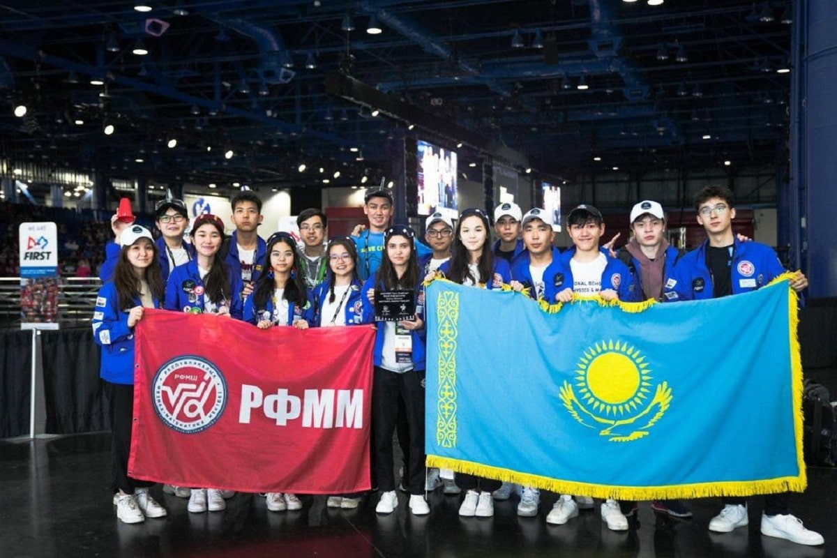 Алматинские школьники завоевали награды на Всемирном чемпионате по робототехнике