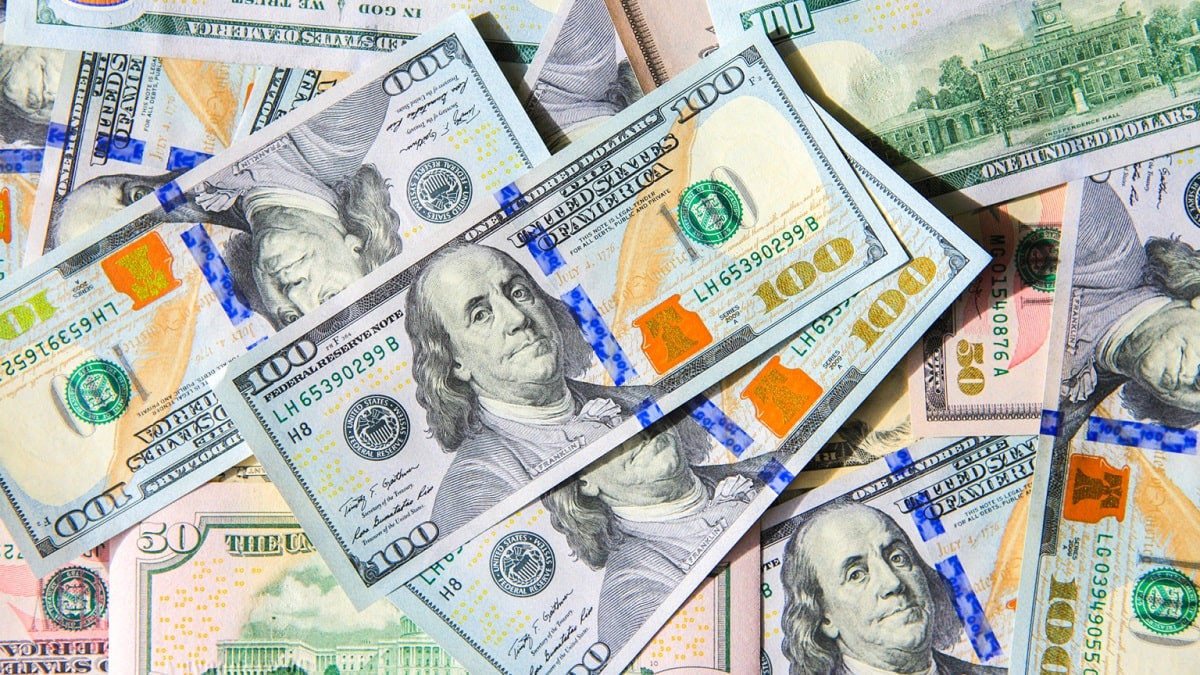 Курс доллара в обменниках Алматы 24 апреля 2023 