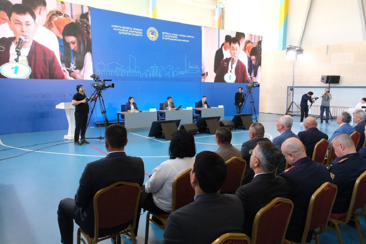 Какие вопросы обсуждались на встрече акима Алматы с жителями Наурызбайского района