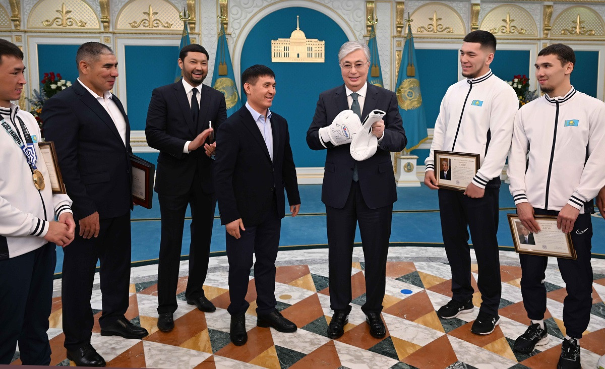 Токаев встретился с призерами чемпионата мира по боксу
