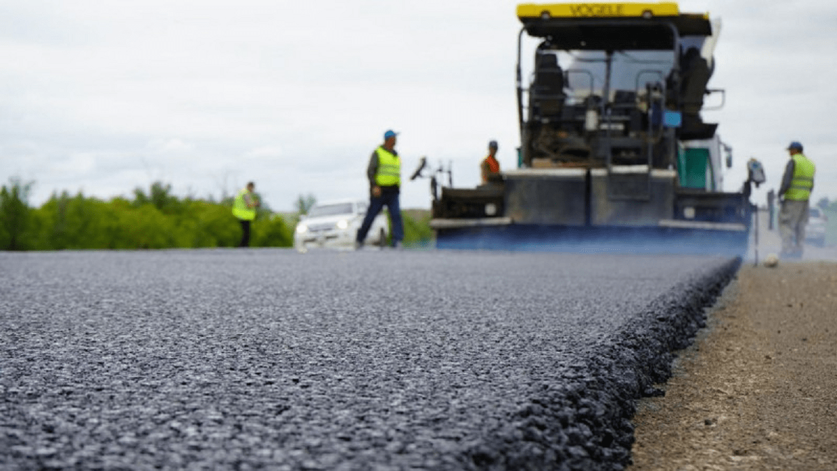 В Алмалинском районе средним ремонтом охватят 25 километров дорог
