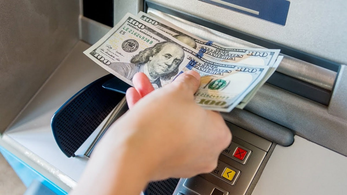 Курс доллара в обменниках Алматы 18 мая 2023 