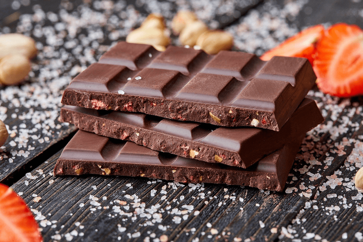 Сладкая защита от ранней смерти: учёные назвали неожиданные свойства шоколада