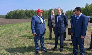 Визит в СКО: Президент ознакомился с ходом весенне-полевых работ