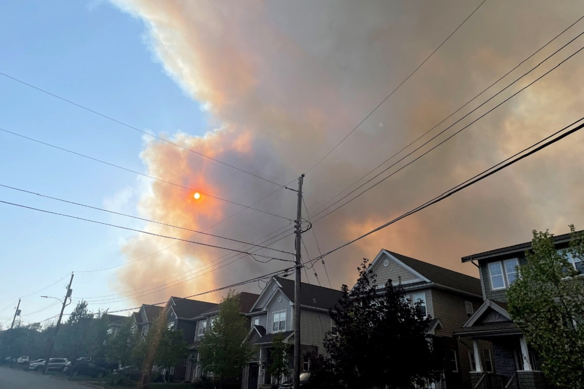 Лесные пожары: в Канаде объявлен режим ЧП