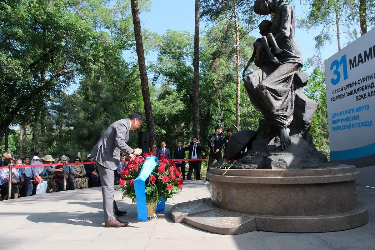 В Алматы почтили память жертв политических репрессий и голода