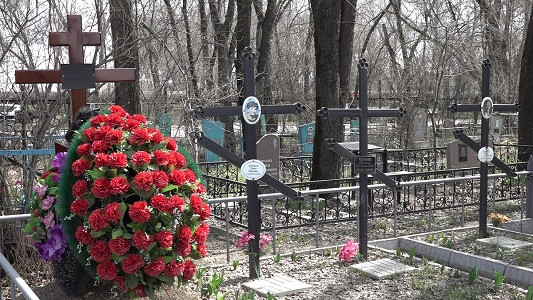 Проблемы вандализма и прозрачности распределения мест на кладбищах обсудили в Алматы