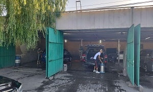 В Бишкеке закрывают частные бани, автомойки и бассейны