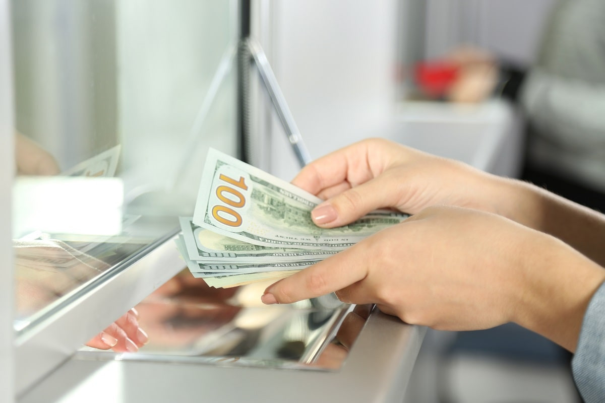 Курс доллара в обменниках Алматы 14 июня 2023 
