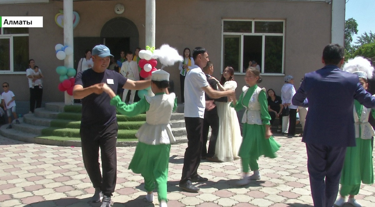 В Алматы прошел конкурс на самого лучшего отца
