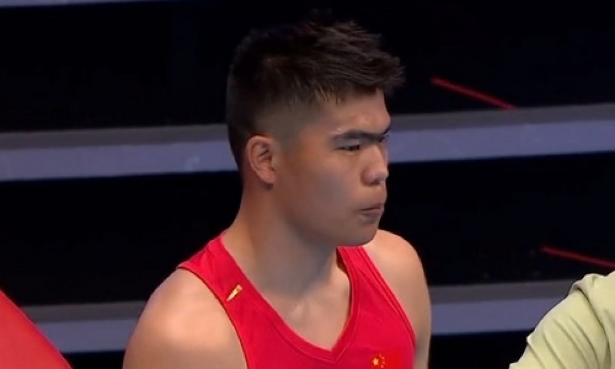 Победа без боя: казахский боксер стал чемпионом международного турнира