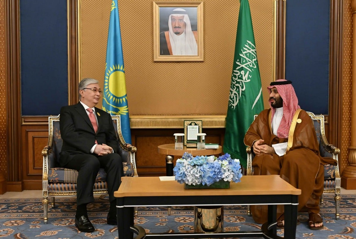 Глава государства встретился  с Наследным принцем Саудовской Аравии