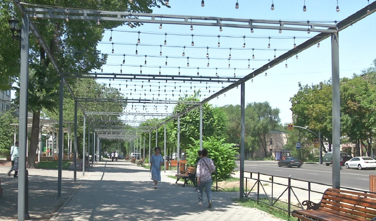 Тұрғындар өтініші: Алматының Жетісу ауданында 12 көше жөнделді