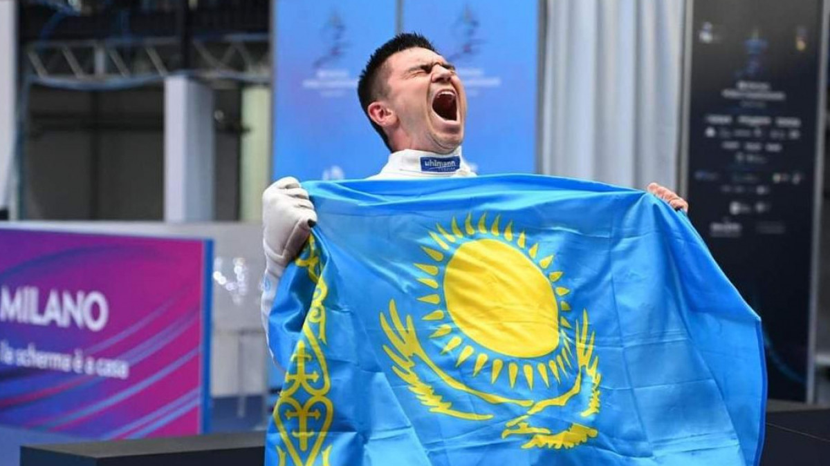Казахстанец выиграл историческую медаль чемпионата мира по фехтованию 