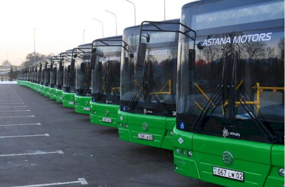 Сто новых автобусов запустят в Алматы до начала учебного года